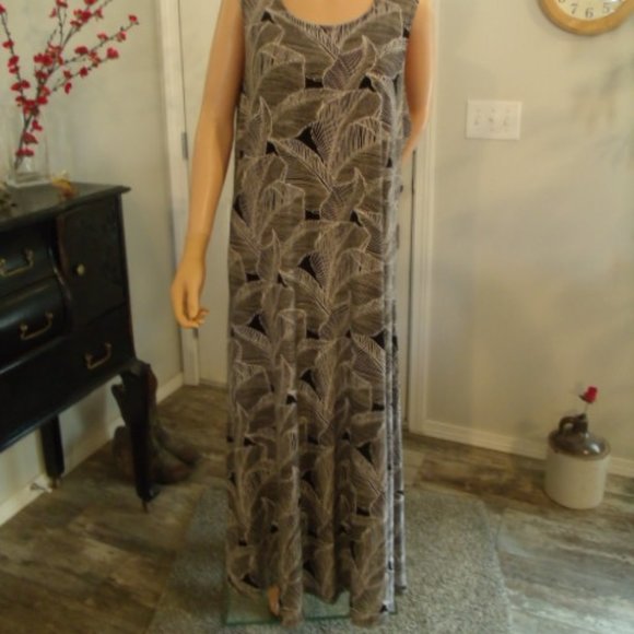 XL Black n White Summer Tank Dress - Picture 7 of 7